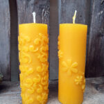 Bivokslys med blomsterornamenter