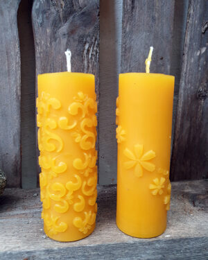 Bivokslys med blomsterornamenter